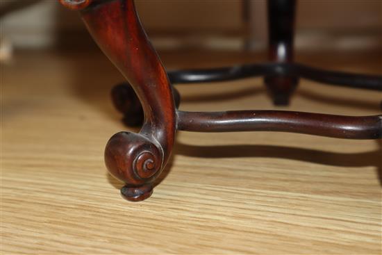 A Chinese carved hardwood vase stand height 15.5cm